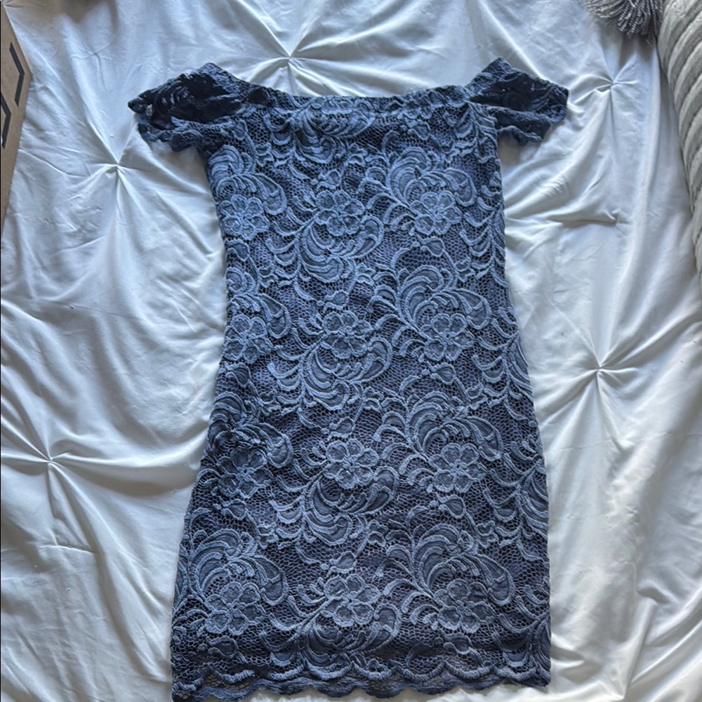 Elegant Off-Shoulder Lace Dress in Blue